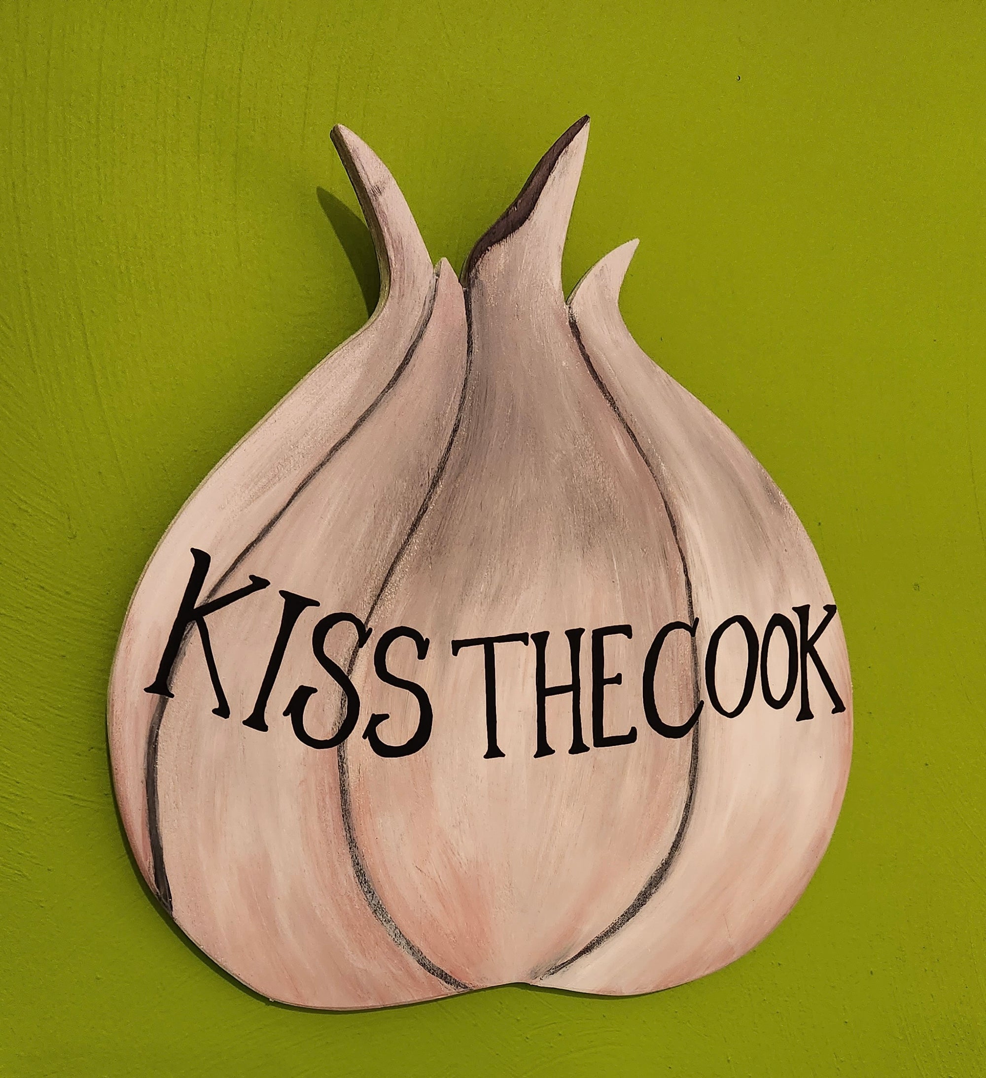 Hand-painted Garlic ~ Kiss the Cook Who Cooks with Garlic