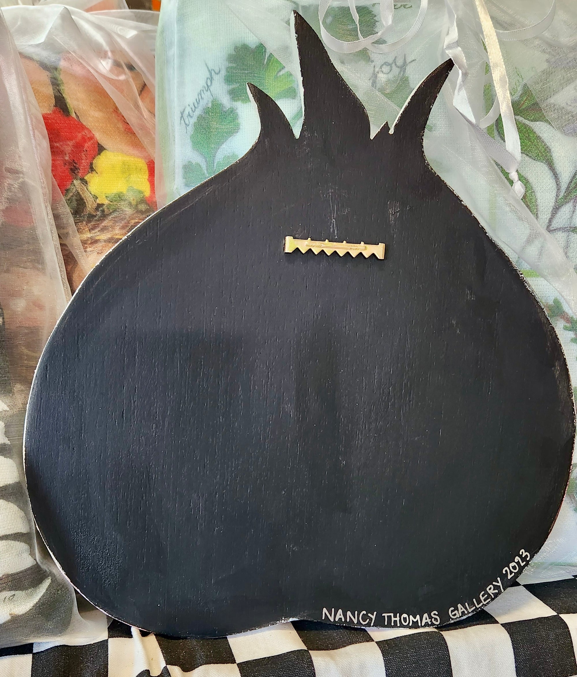 Hand-painted Garlic ~ Kiss the Cook Who Cooks with Garlic