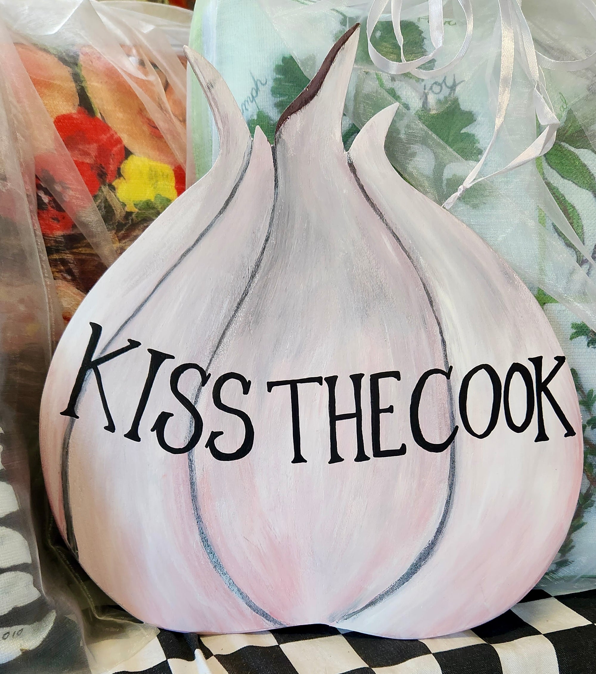 Hand-painted Garlic ~ Kiss the Cook Who Cooks with Garlic