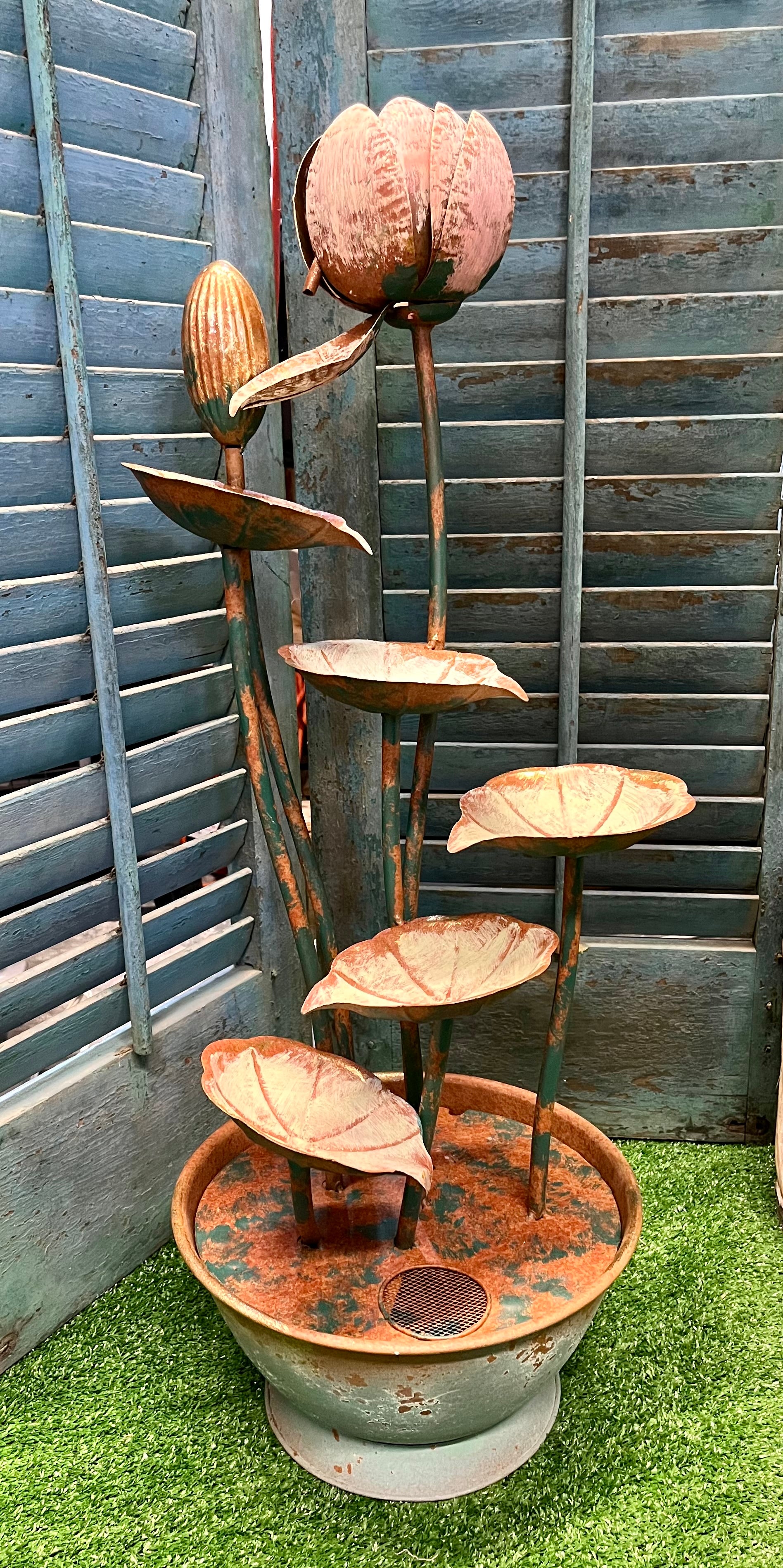 Metal Lily Pads Fountain
