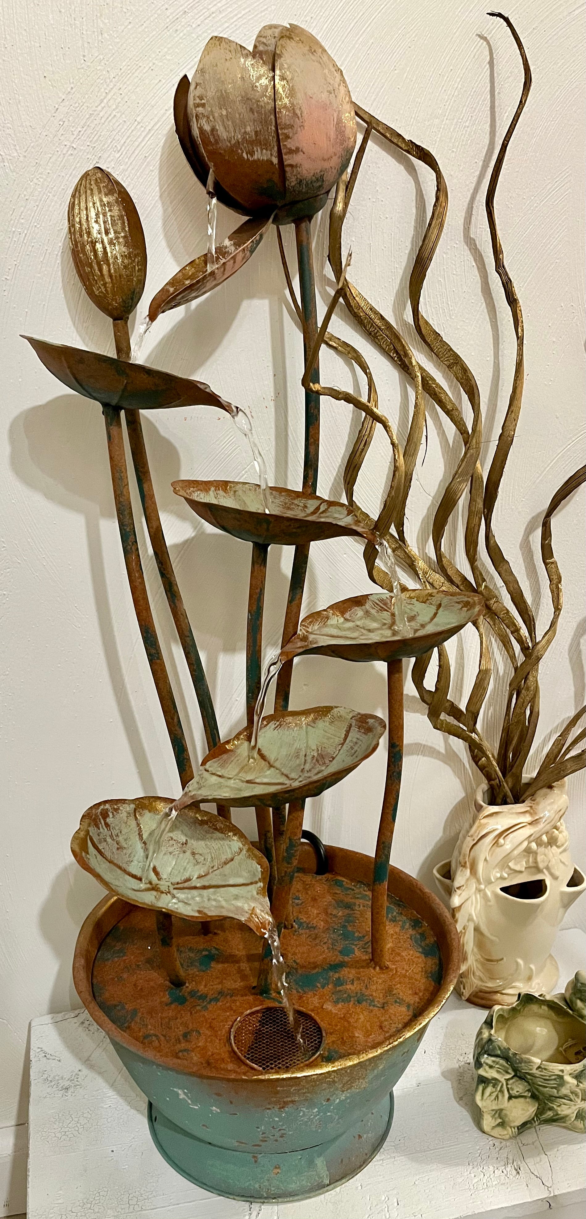 Metal Lily Pads Fountain