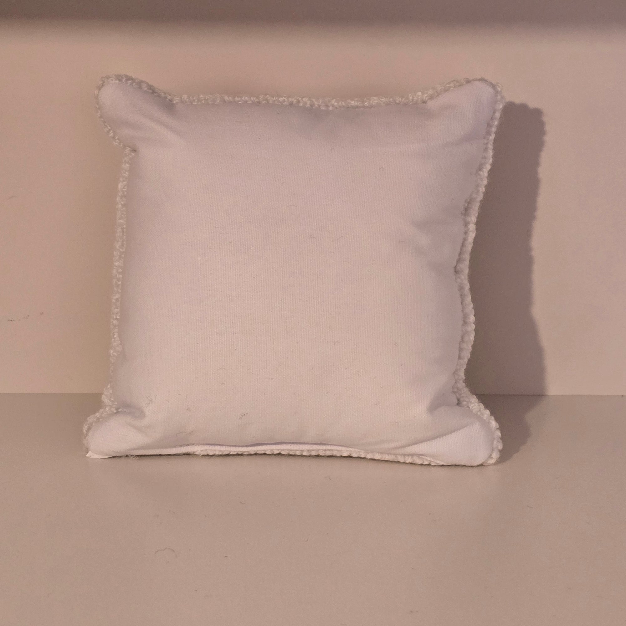 C_Christmas Dotted Present Throw Pillow