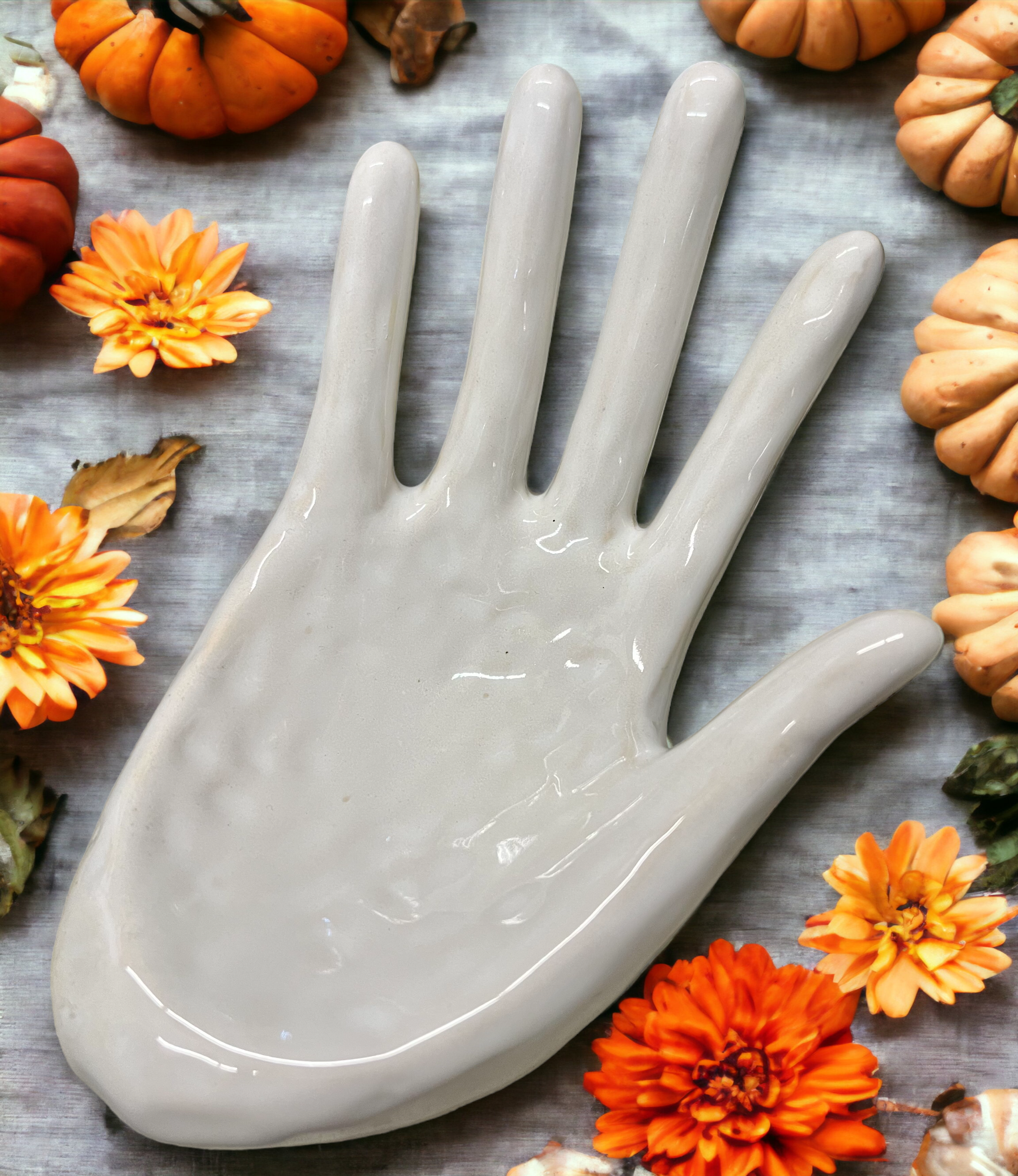 CERAMIC HAND HOLDER