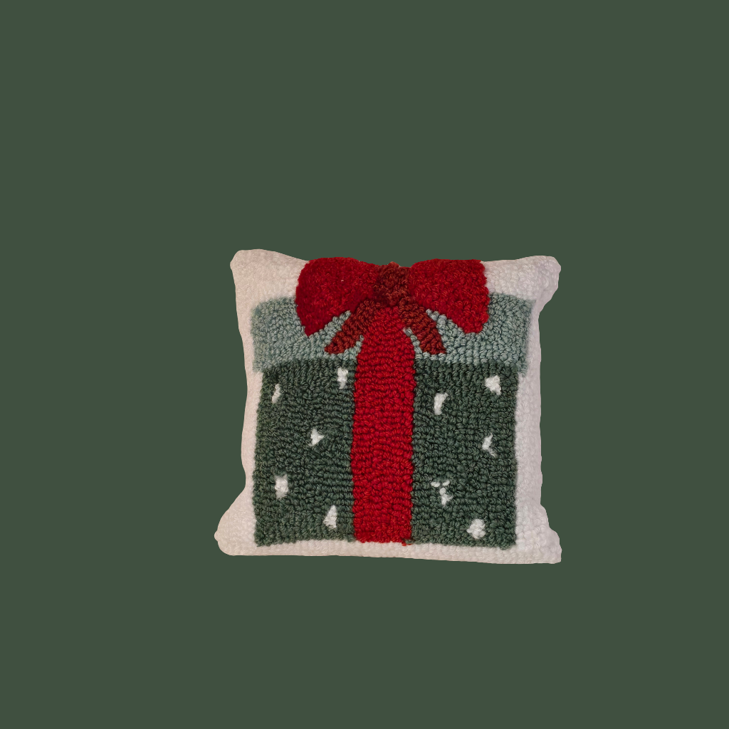 C_Christmas Dotted Present Throw Pillow